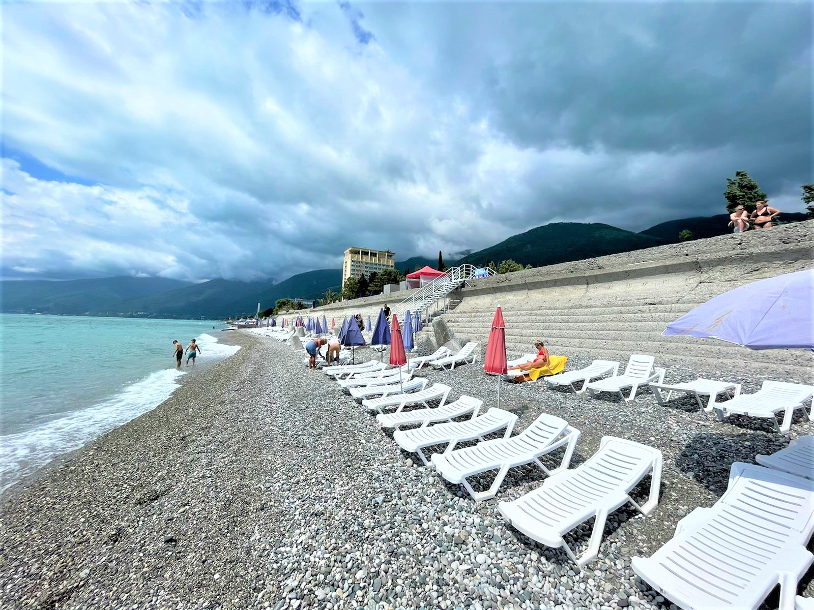 Курорты абхазии 2024 год. Европа Абхазия пляж. Отель Европа Абхазия Гагра. Абхазия 2024. Отпуск в Абхазии 2024.